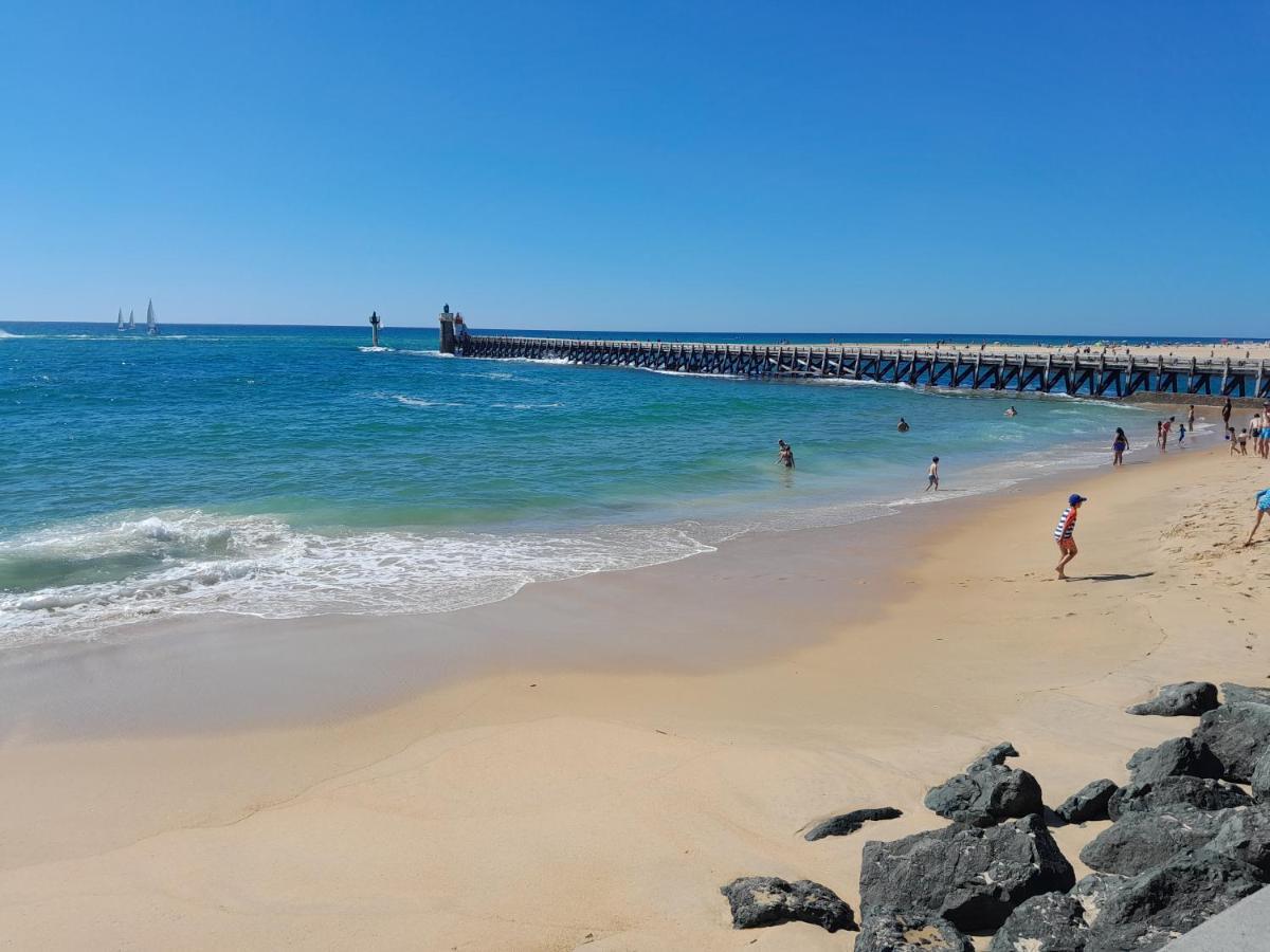 Joli 2 Pieces Sur Le Port Avec Piscine, Terrasse, Parking Apartment Capbreton Exterior photo